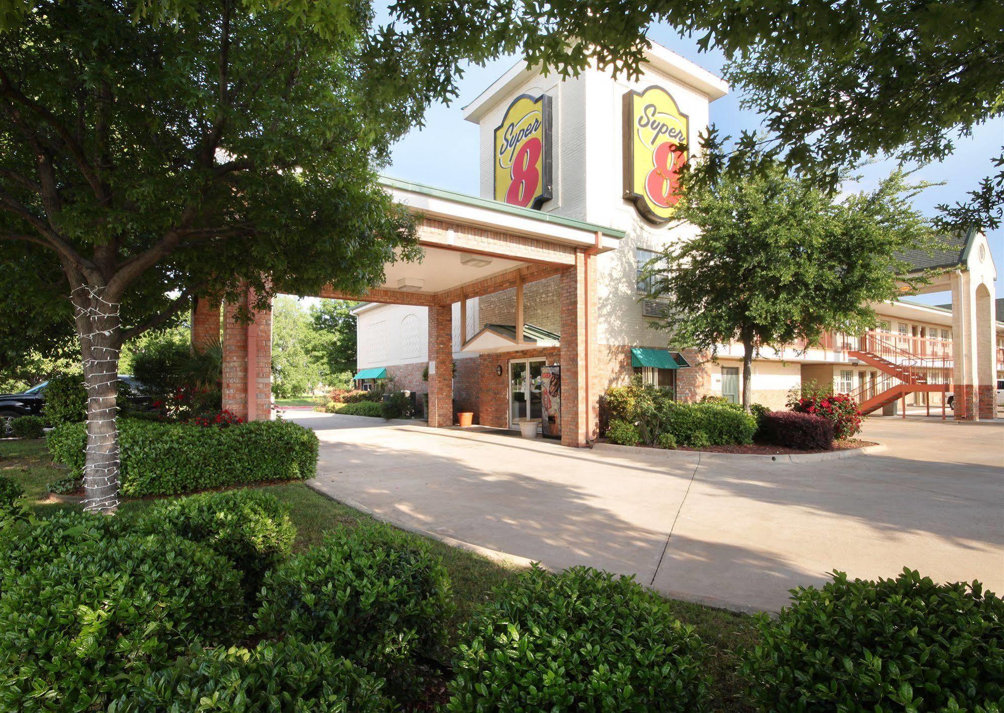 Super 8 By Wyndham Arlington Near At&T Stadium Екстериор снимка