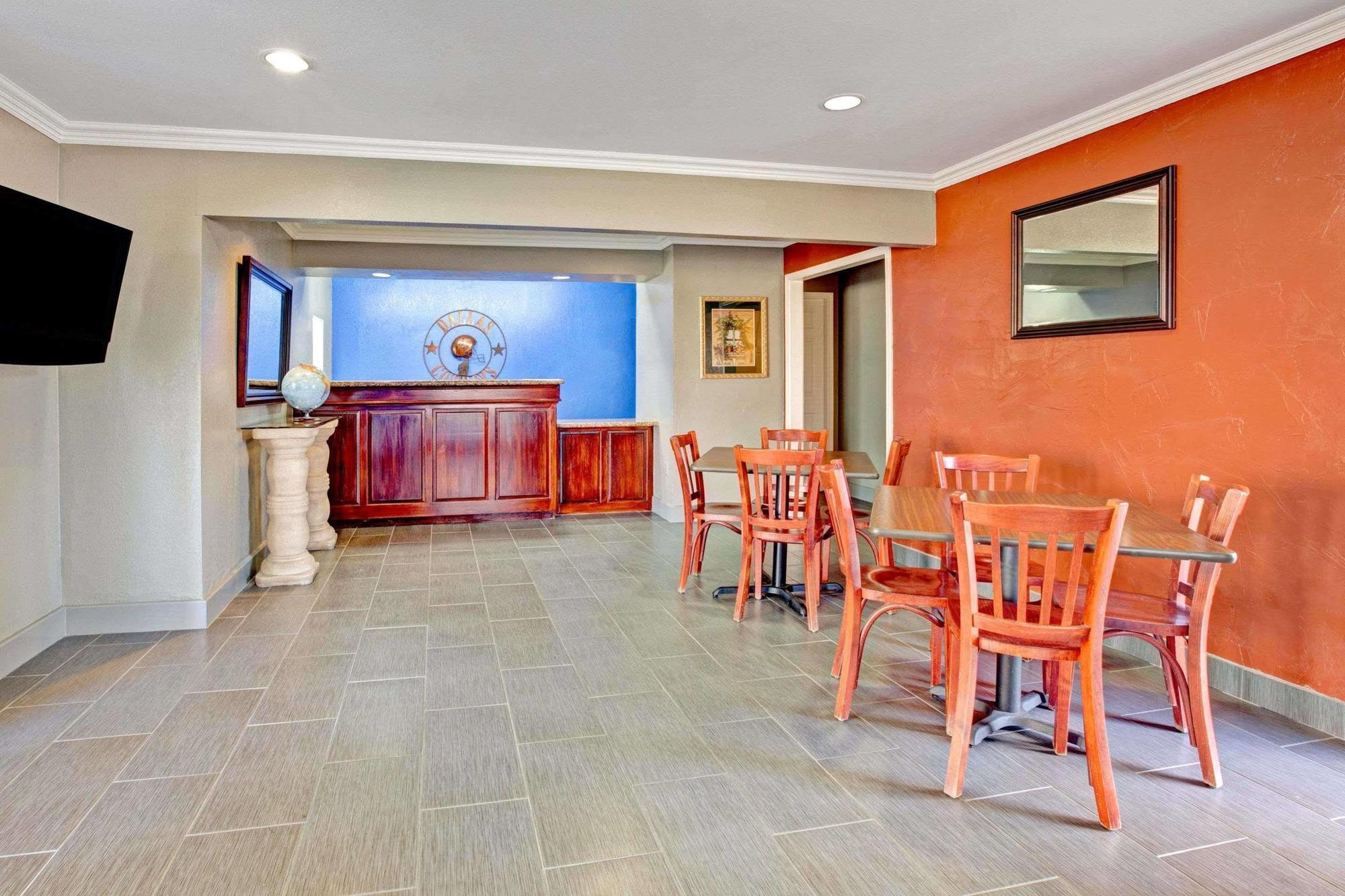 Super 8 By Wyndham Arlington Near At&T Stadium Екстериор снимка