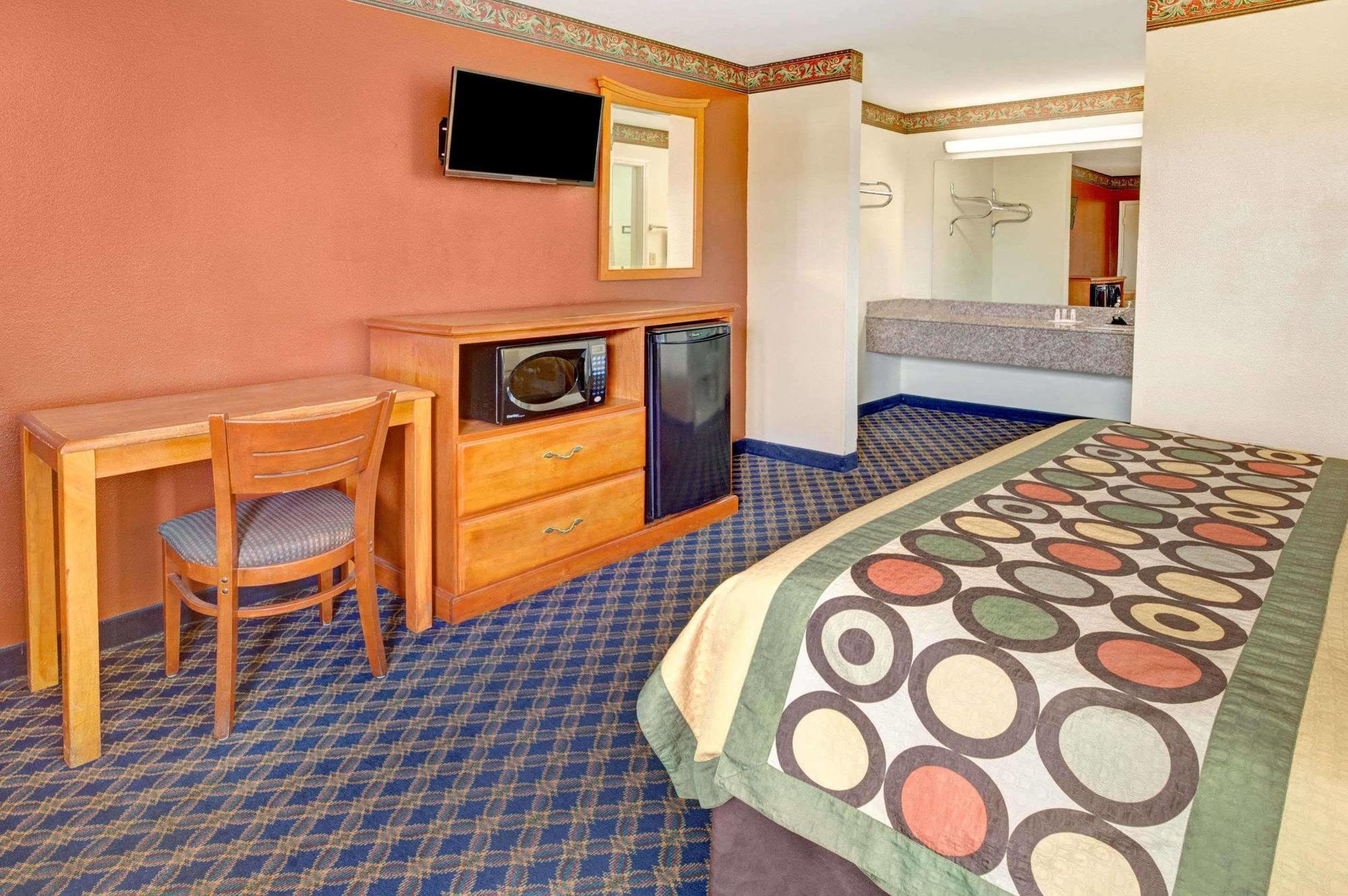 Super 8 By Wyndham Arlington Near At&T Stadium Екстериор снимка