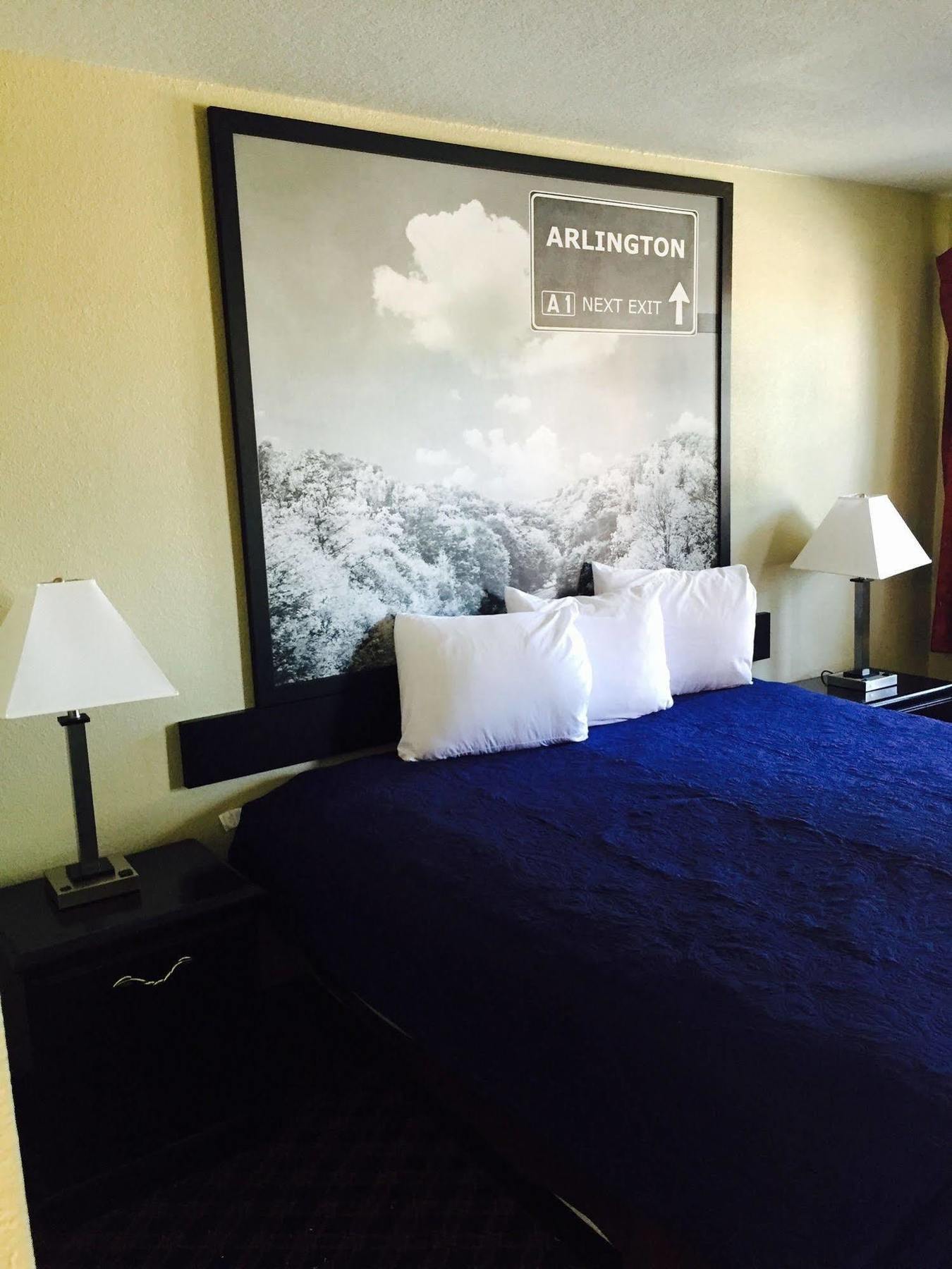 Super 8 By Wyndham Arlington Near At&T Stadium Екстериор снимка