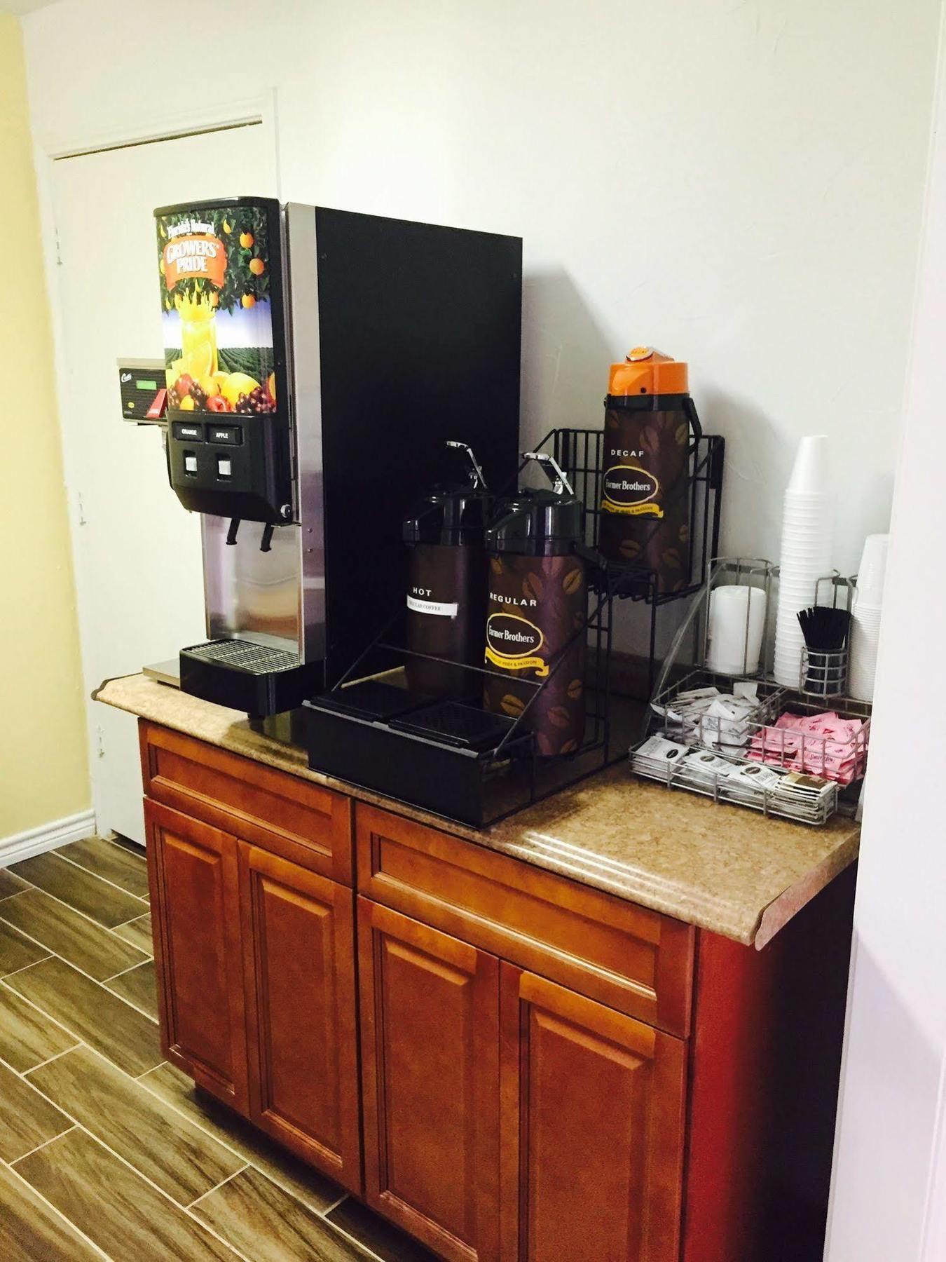 Super 8 By Wyndham Arlington Near At&T Stadium Екстериор снимка